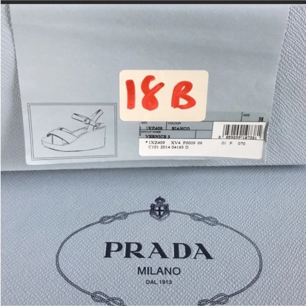 PRADA - Picture 10 of 16